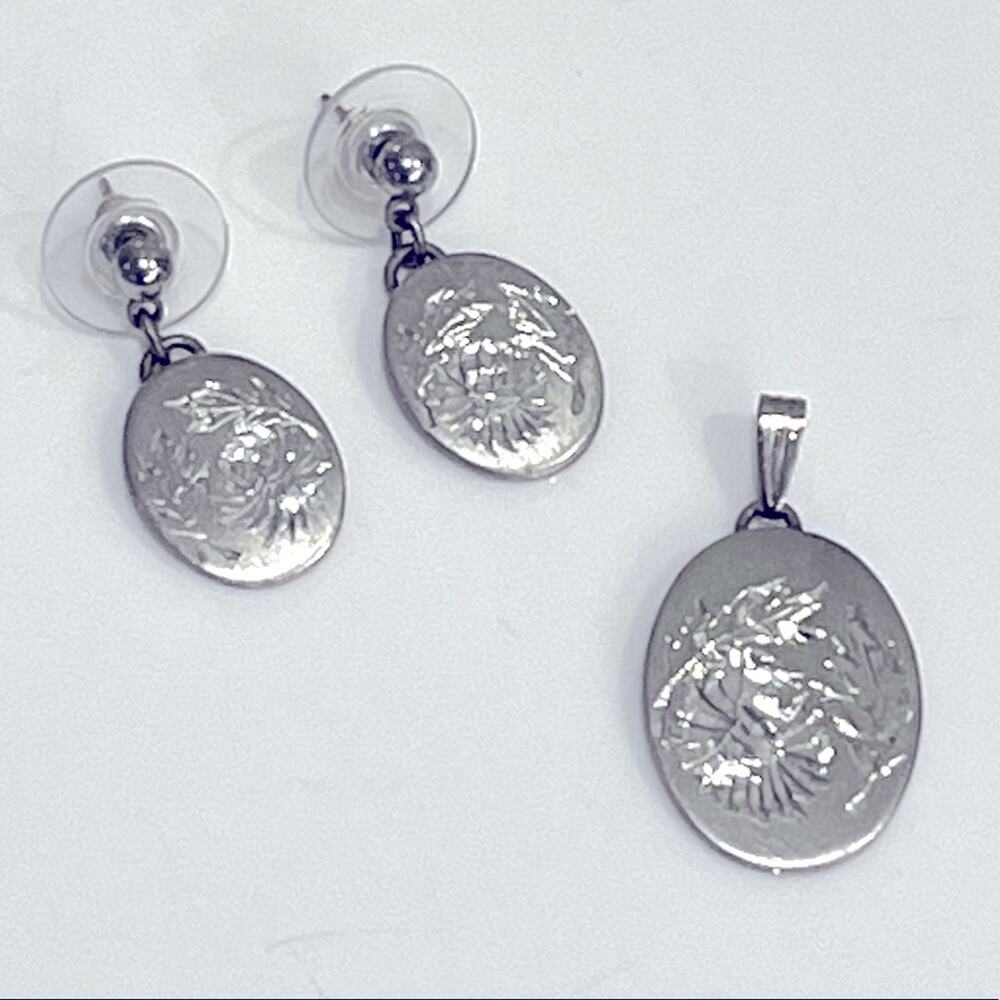American Vintage PEWTER EARRINGS & PENDANT 3-pc Set Floral Mum Hand Engraved - Picture 1 of 4